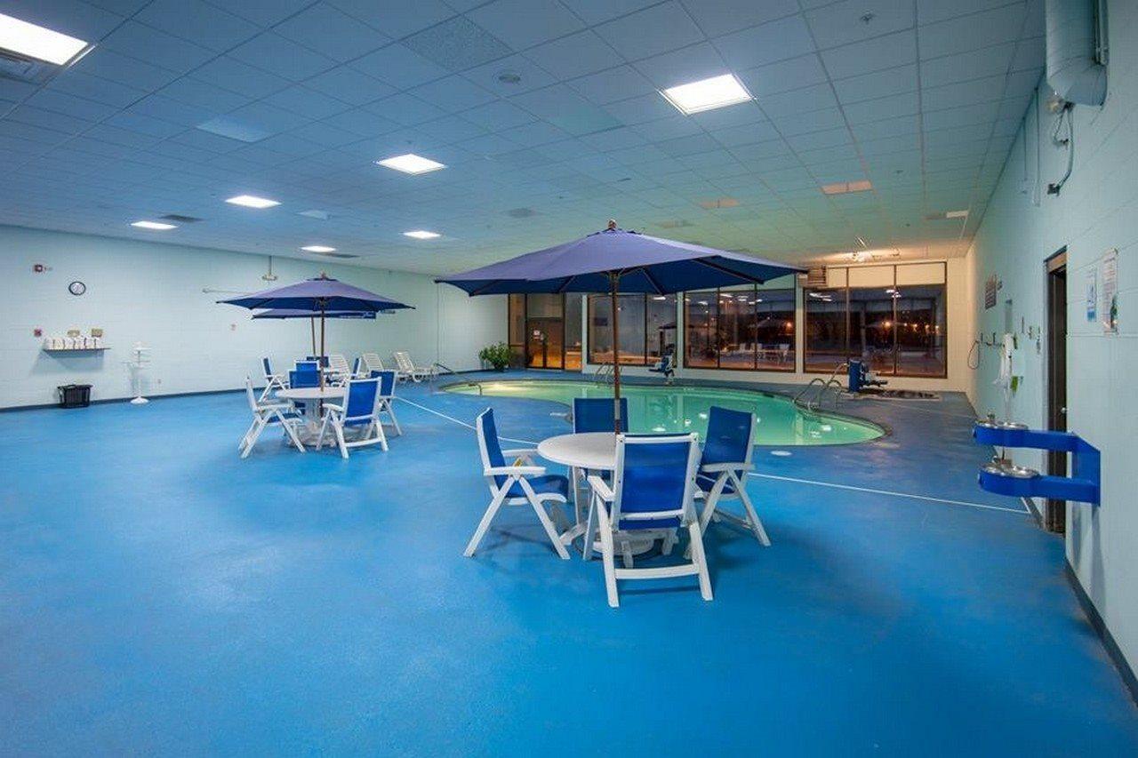 Hotel Ramada By Wyndham Cedar Rapids Esterno foto